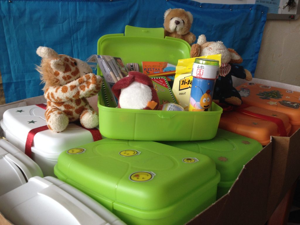 Bis Anfang Dezember sammeln wir Weihnachtsgeschenke! UKRAINE Hilfe